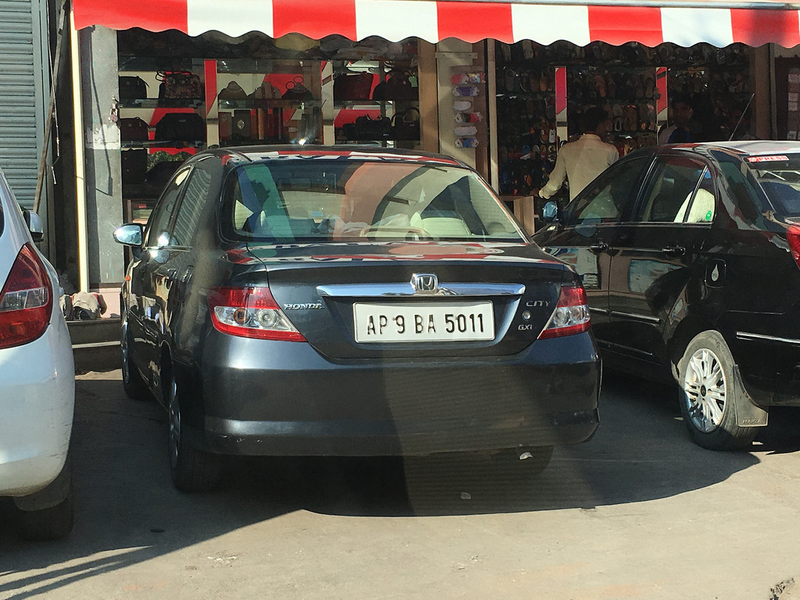 Illustration for article titled Cars from my trip to India over a year ago *pic heavy* (Part I)